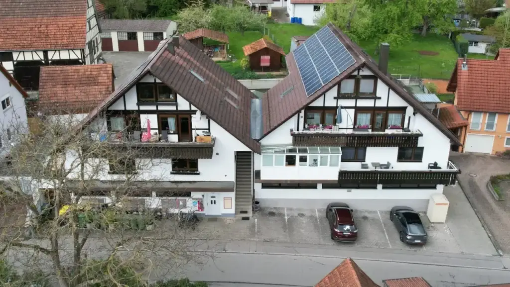 Mehrfamilienhaus + Gewerbeeinheit in Simmozheim, Calw