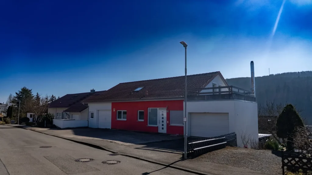 3-Familienhaus mit Garage, Garten und Ausbaupotential in Zwiefalten, Kreis Riedlingen