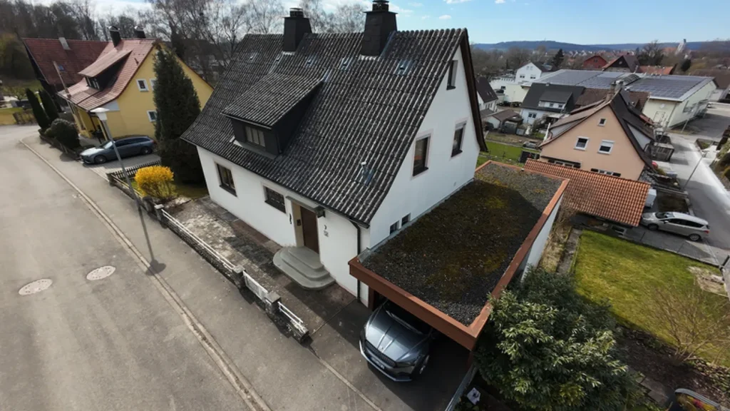 Drohnenaufnahme von Einfamilienhaus zum Verkauf in Riedlingen